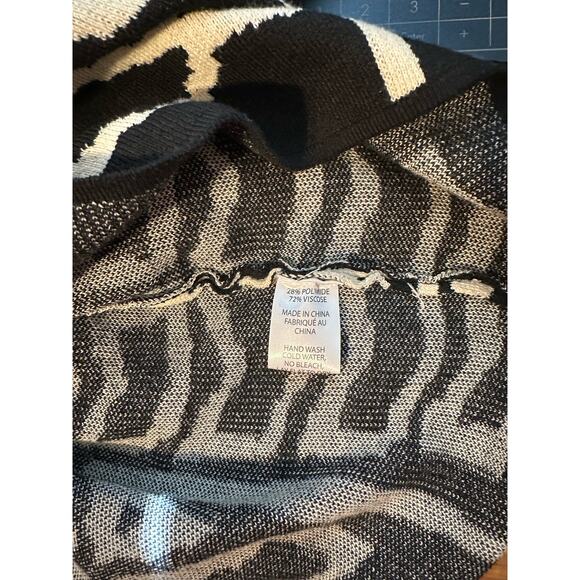 NEW Love and Liberty Aztec Black Cream Sweater Bodycon Mini Dress Size Medium - Picture 8 of 9